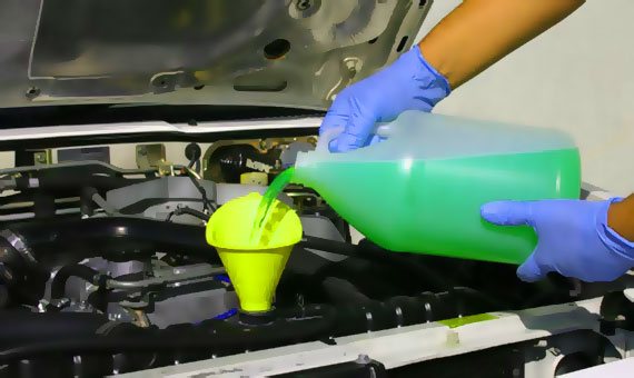 Что заливать в систему охлаждения двигателя