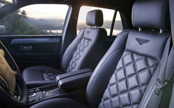 Кожаный салон автомобиля