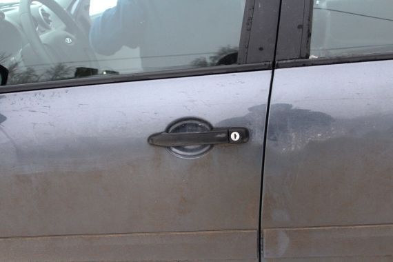Почему не открывается дверь в машине