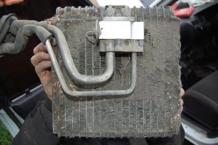 почему в машине холодно