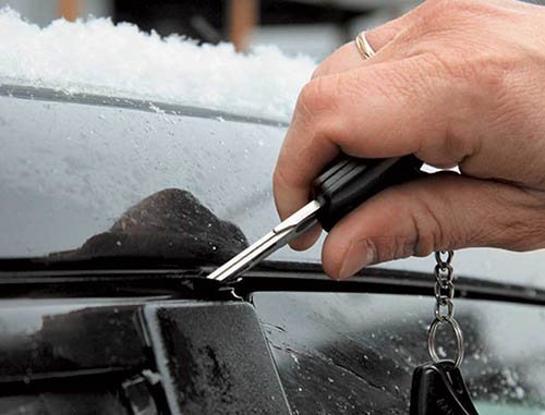 Примерзли резиновые уплотнители