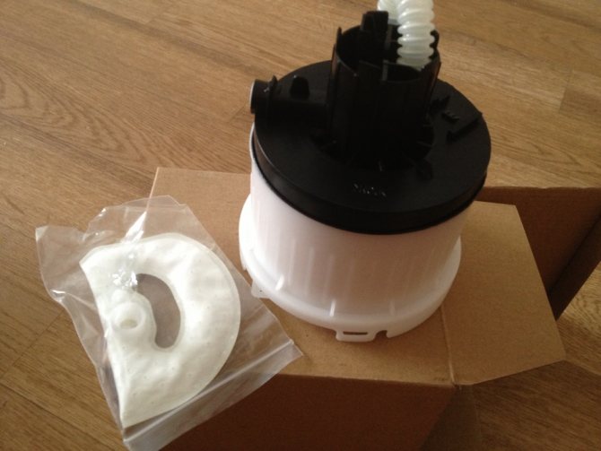 Замена топливного фильтра Мазда 3 BK