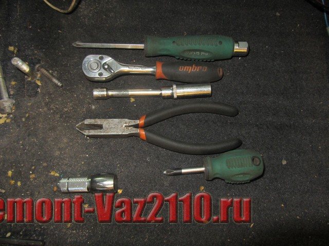 инструмент для снятия панели приборов на ВАЗ 2110-2112