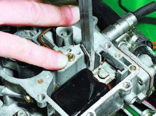 Регулировка уровня топлива