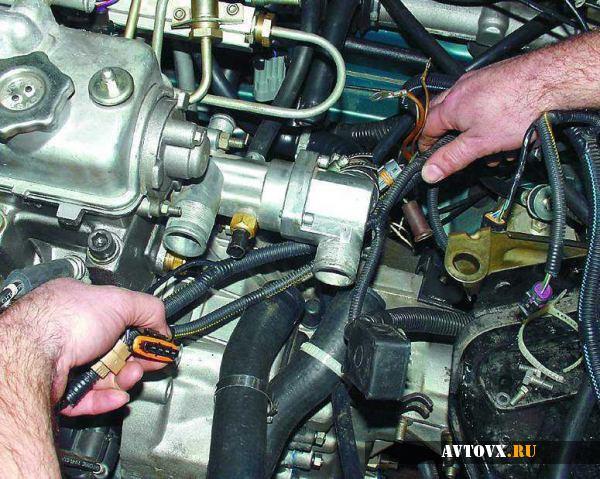 Снятие термостата ВАЗ 2110